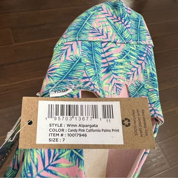 New without box Toms candy 🍬 pink California palms print Alpargata casual shoes - Picture 6 of 7